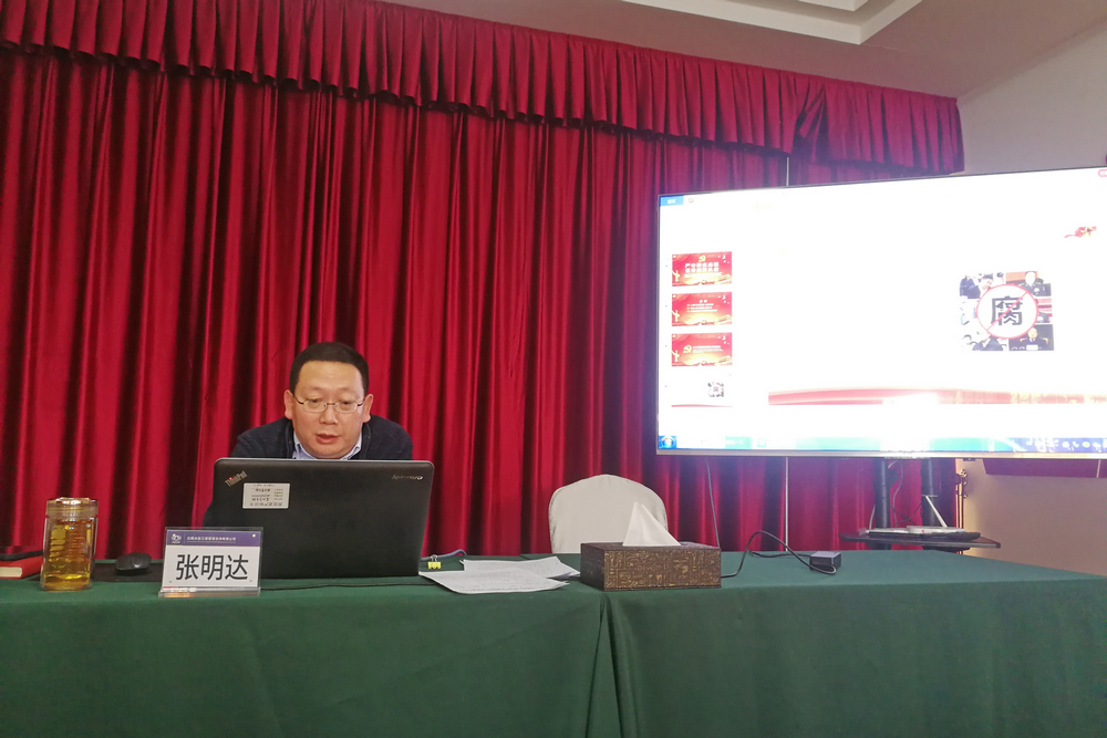 1635299476348471.jpg 領(lǐng)導(dǎo)近照2.jpg