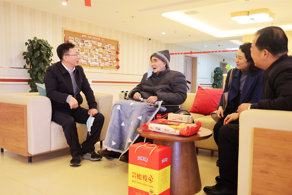 1642427526561909.jpg 劉金榮慰問老領(lǐng)導(dǎo)趙中仁3.JPG